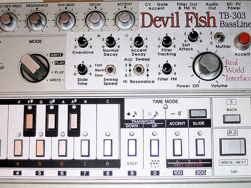 picture-roland-tb-303-devil-